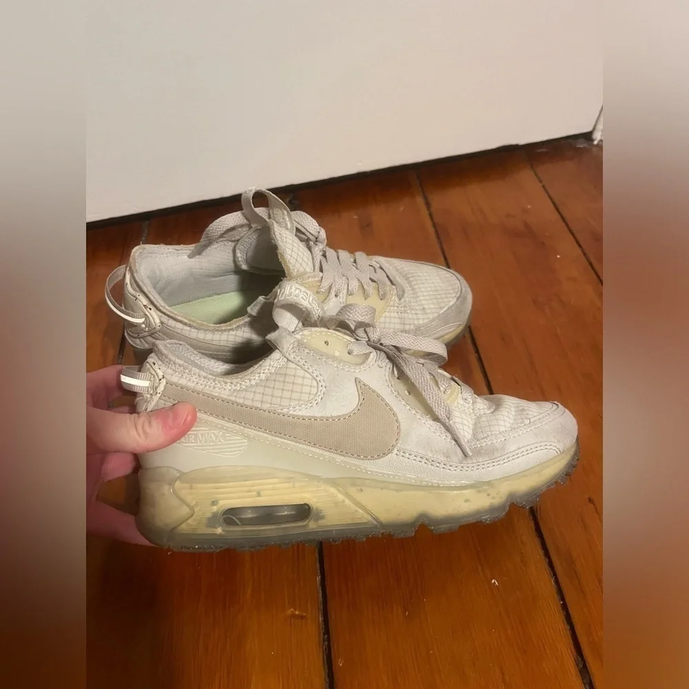 Women's Nike Air Max 90 Terrascape Size 7